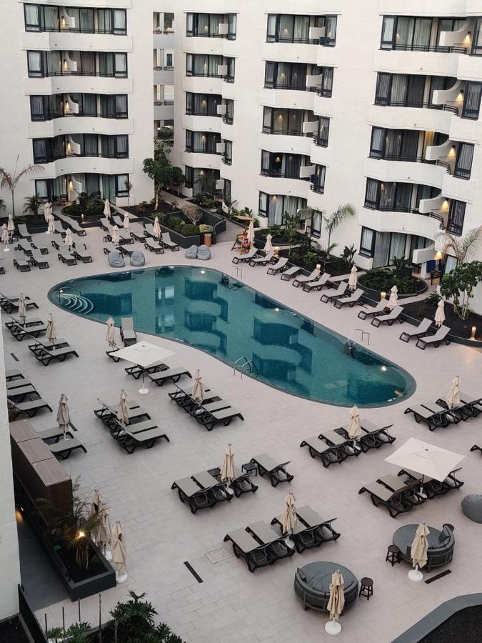 Luxury Apartment With Pool View 阿德耶 外观 照片