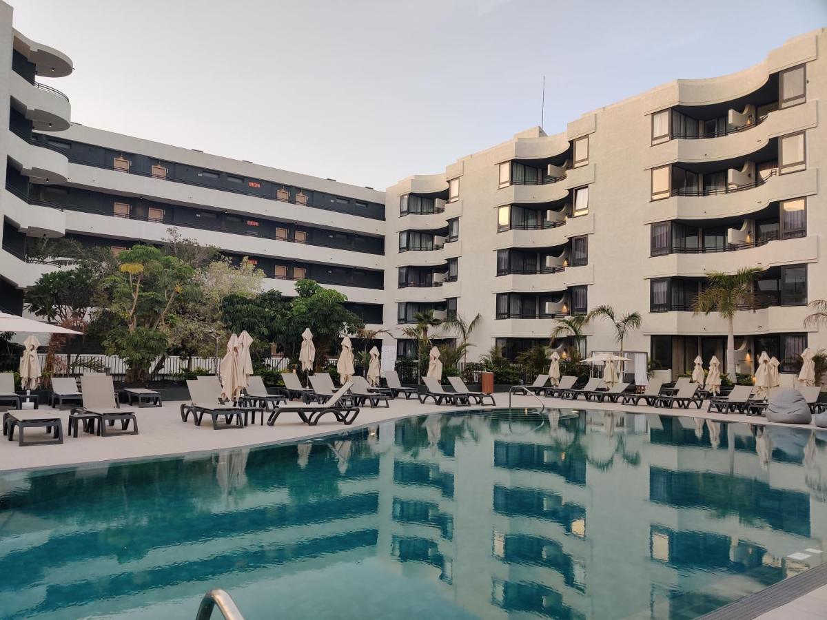 Luxury Apartment With Pool View 阿德耶 外观 照片