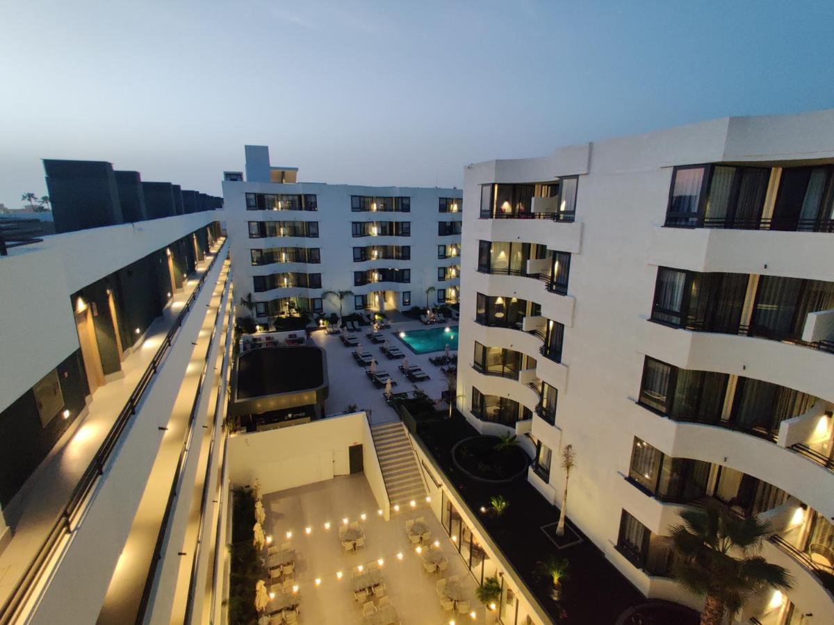 Luxury Apartment With Pool View 阿德耶 外观 照片
